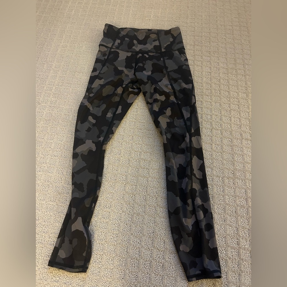 Black Camo Athleta Leggings size XS